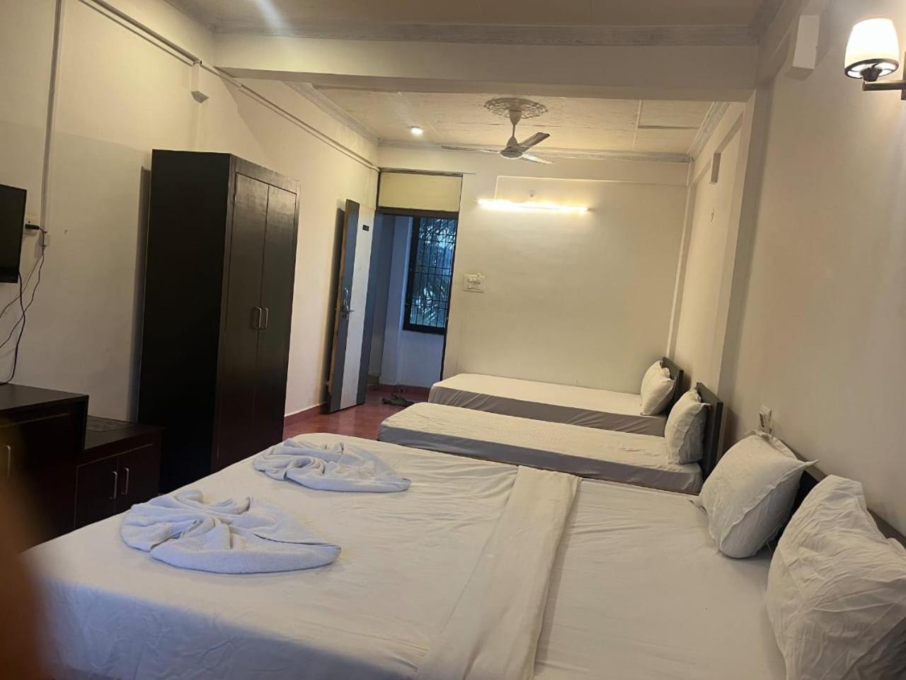 Hotel Pleasure Inn Near Turtle Beach Morjim Manage By Ld Group Of Hospitality Luaran gambar