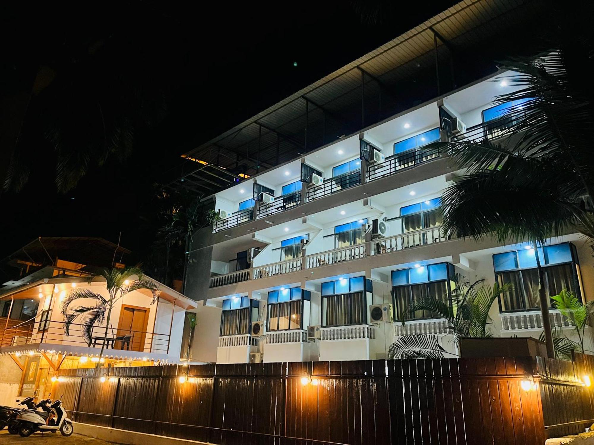 Hotel Pleasure Inn Near Turtle Beach Morjim Manage By Ld Group Of Hospitality Luaran gambar