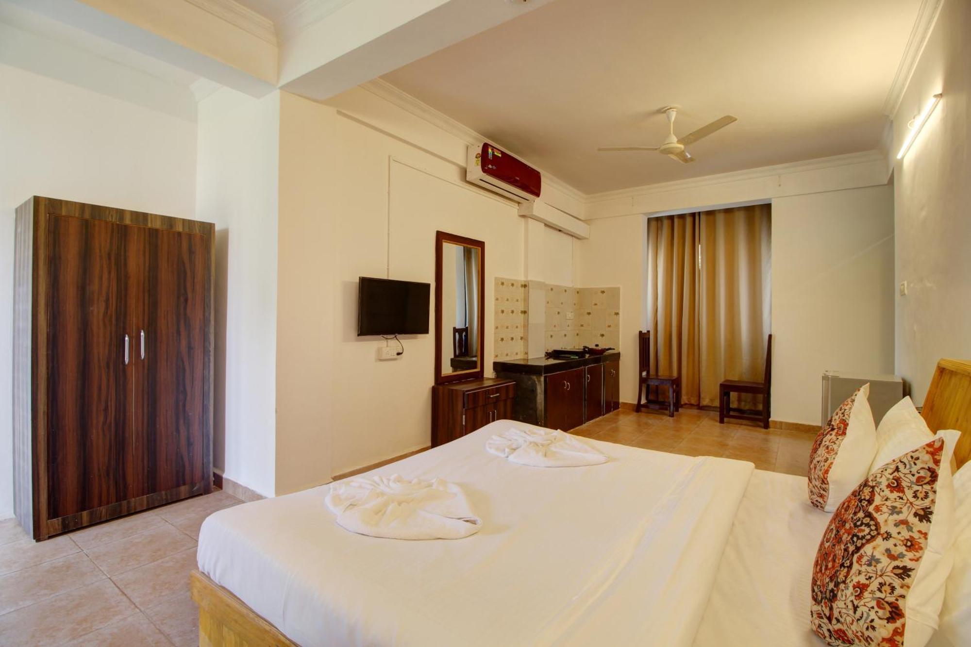 Hotel Pleasure Inn Near Turtle Beach Morjim Manage By Ld Group Of Hospitality Luaran gambar