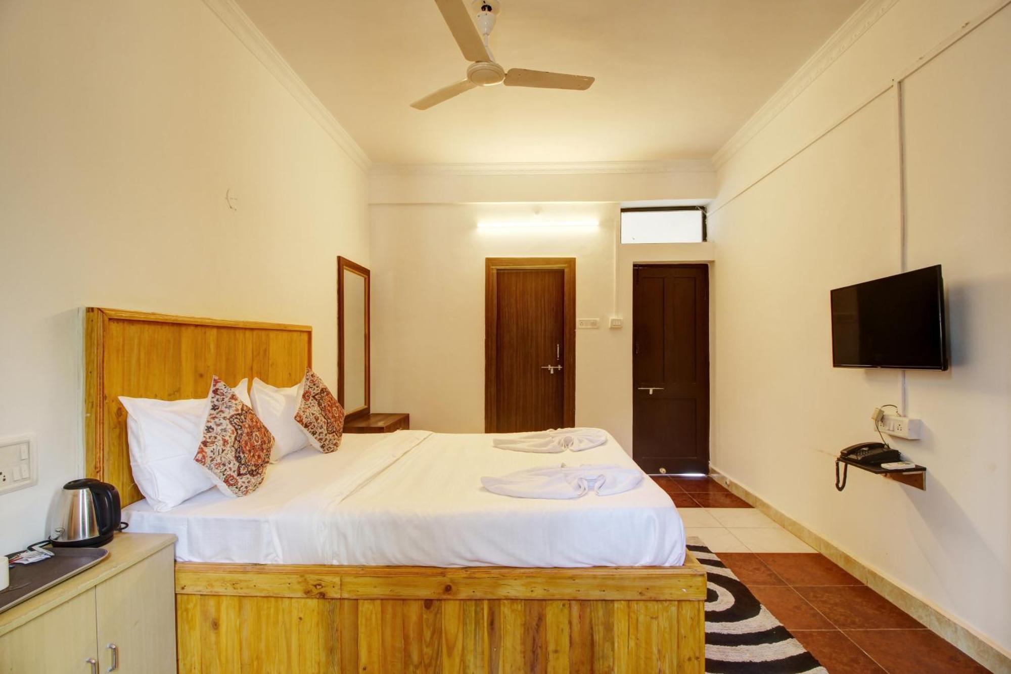 Hotel Pleasure Inn Near Turtle Beach Morjim Manage By Ld Group Of Hospitality Luaran gambar
